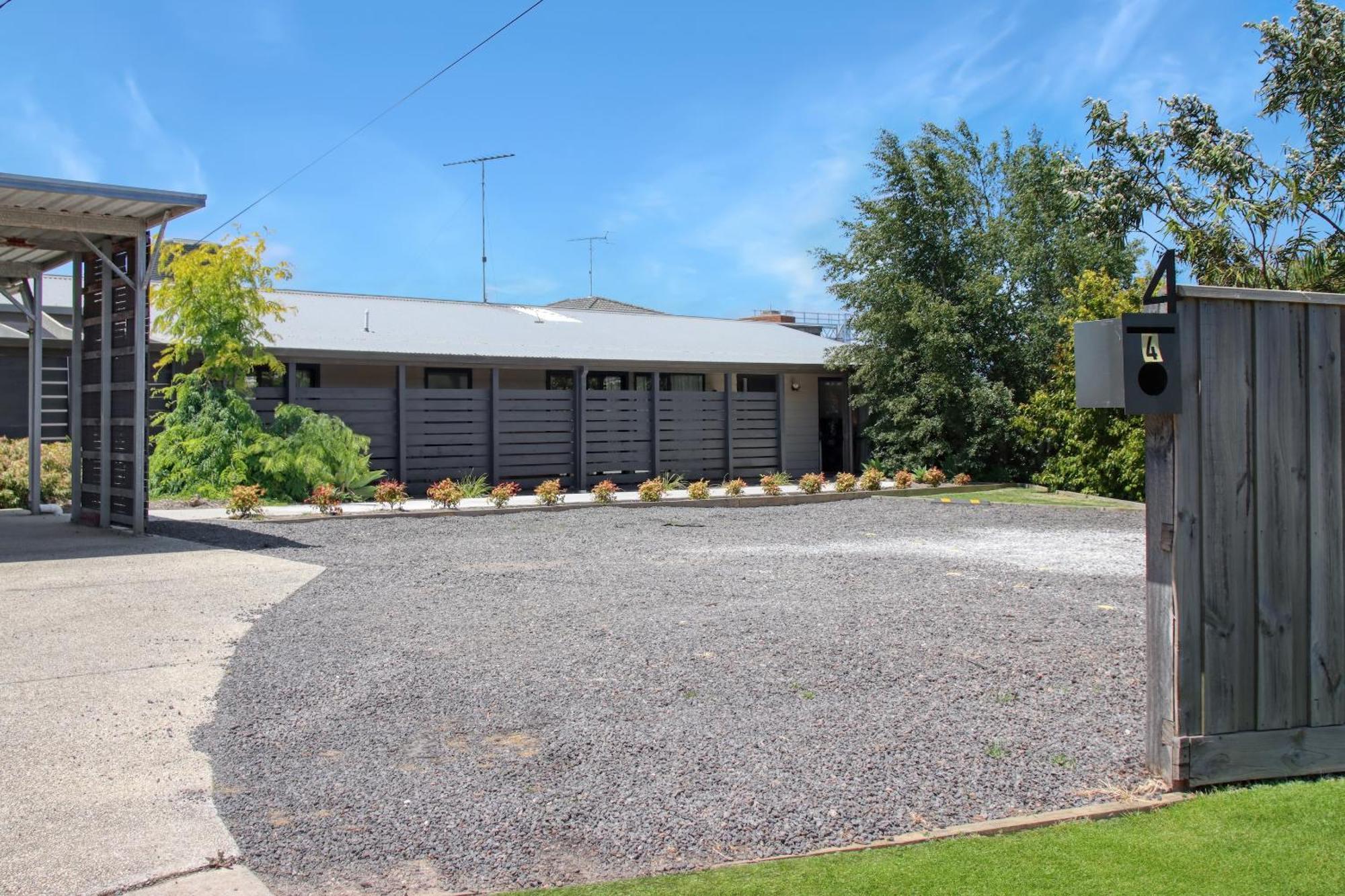 Recharge In Waurn Ponds Hotel Geelong Exterior photo